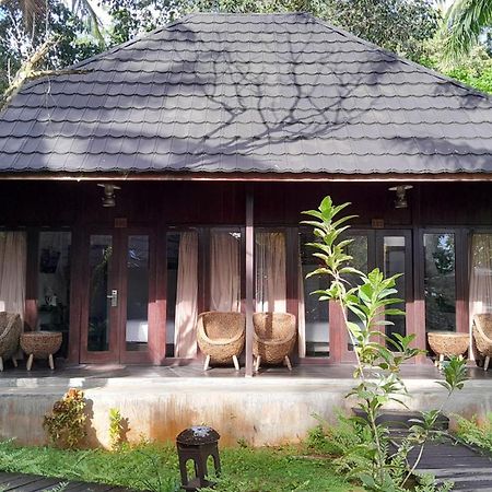 Kasuari Valley Beach Resort ソロン エクステリア 写真