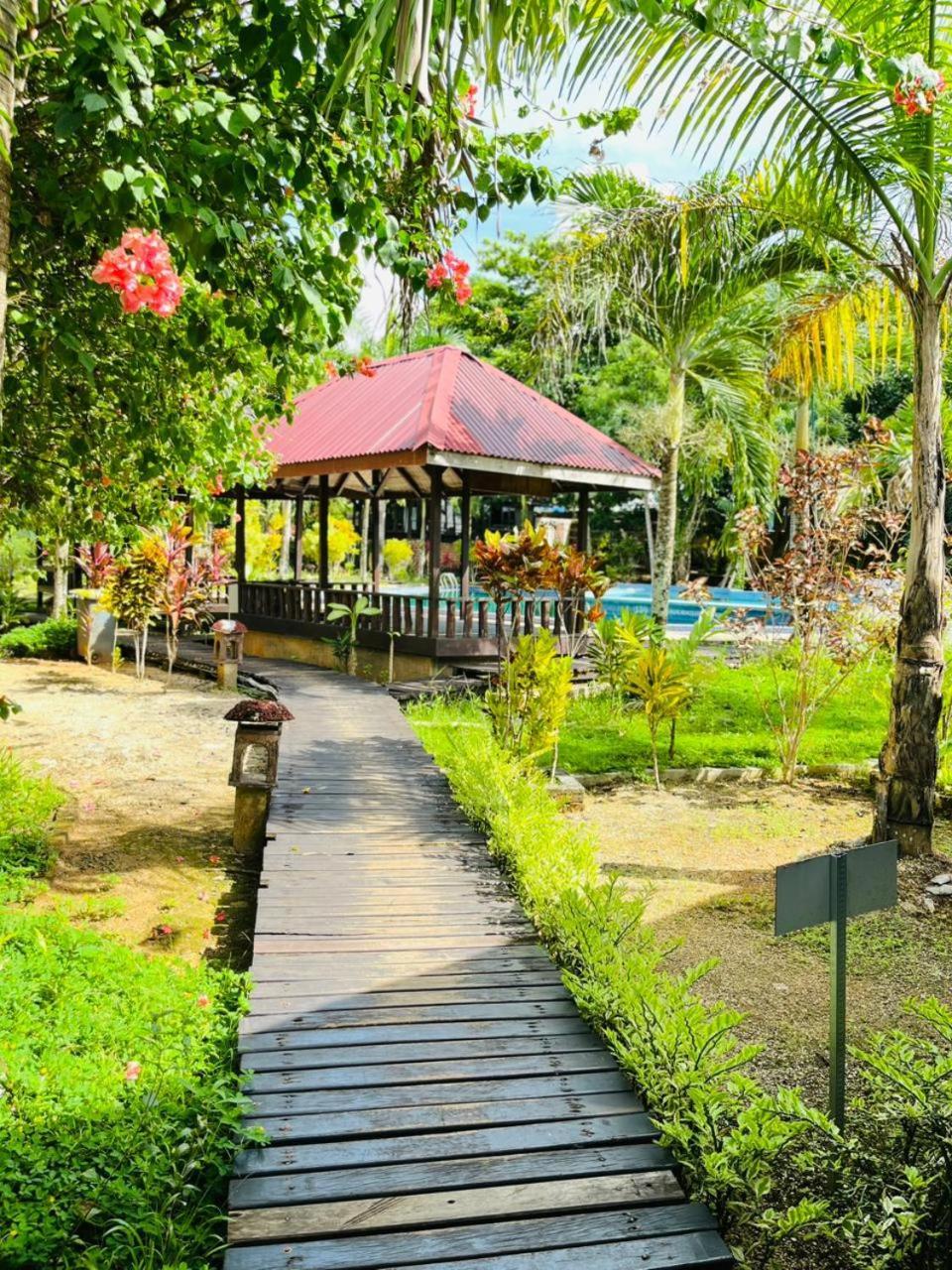 Kasuari Valley Beach Resort ソロン エクステリア 写真